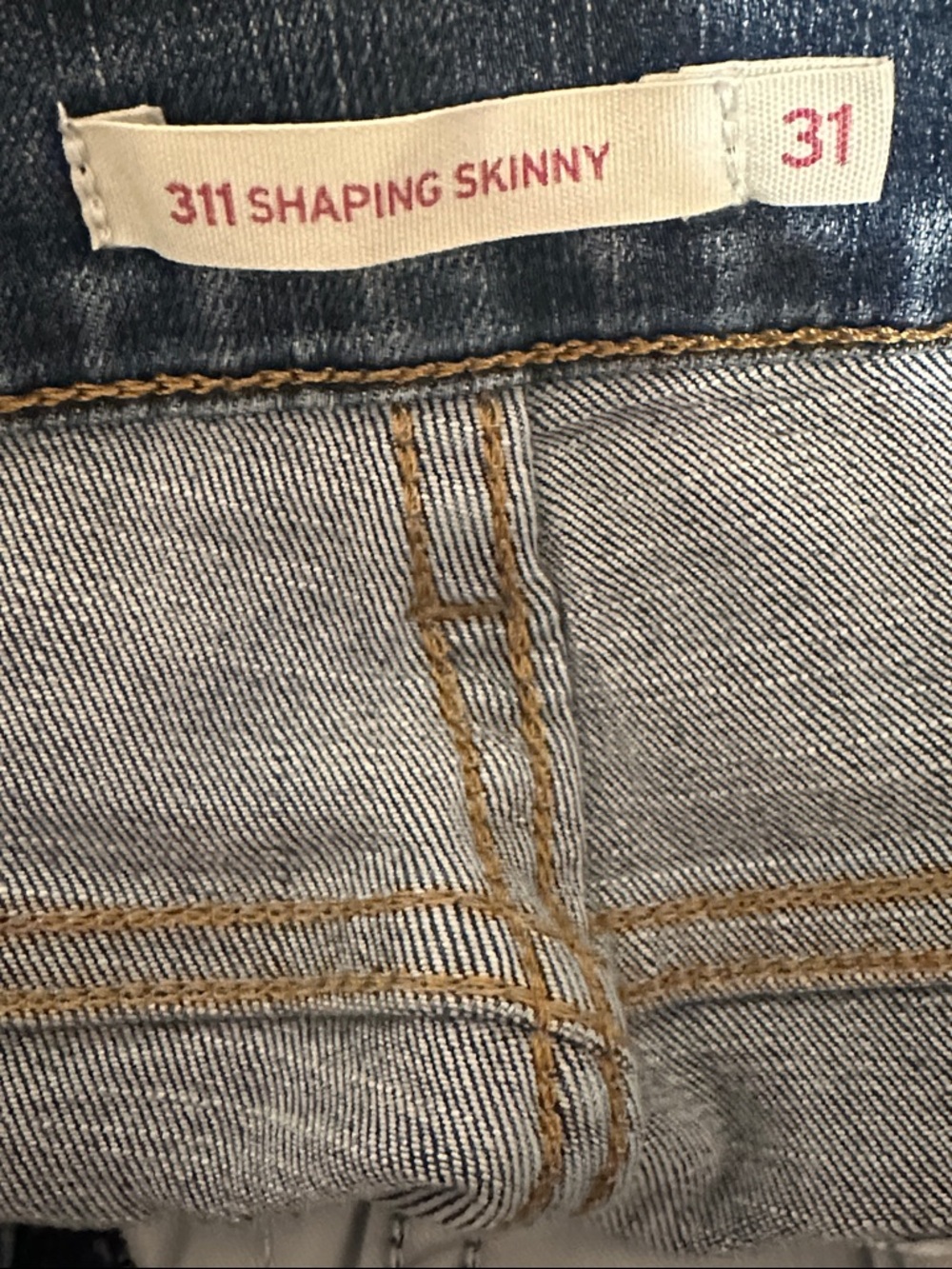 Levi’s 311 Shaping Skinny Jean (31) - Picture 4 of 5